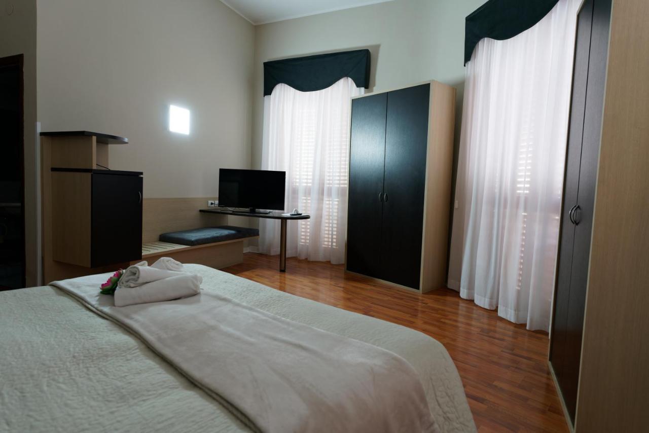 Hotel Sant'Elia Messina Buitenkant foto