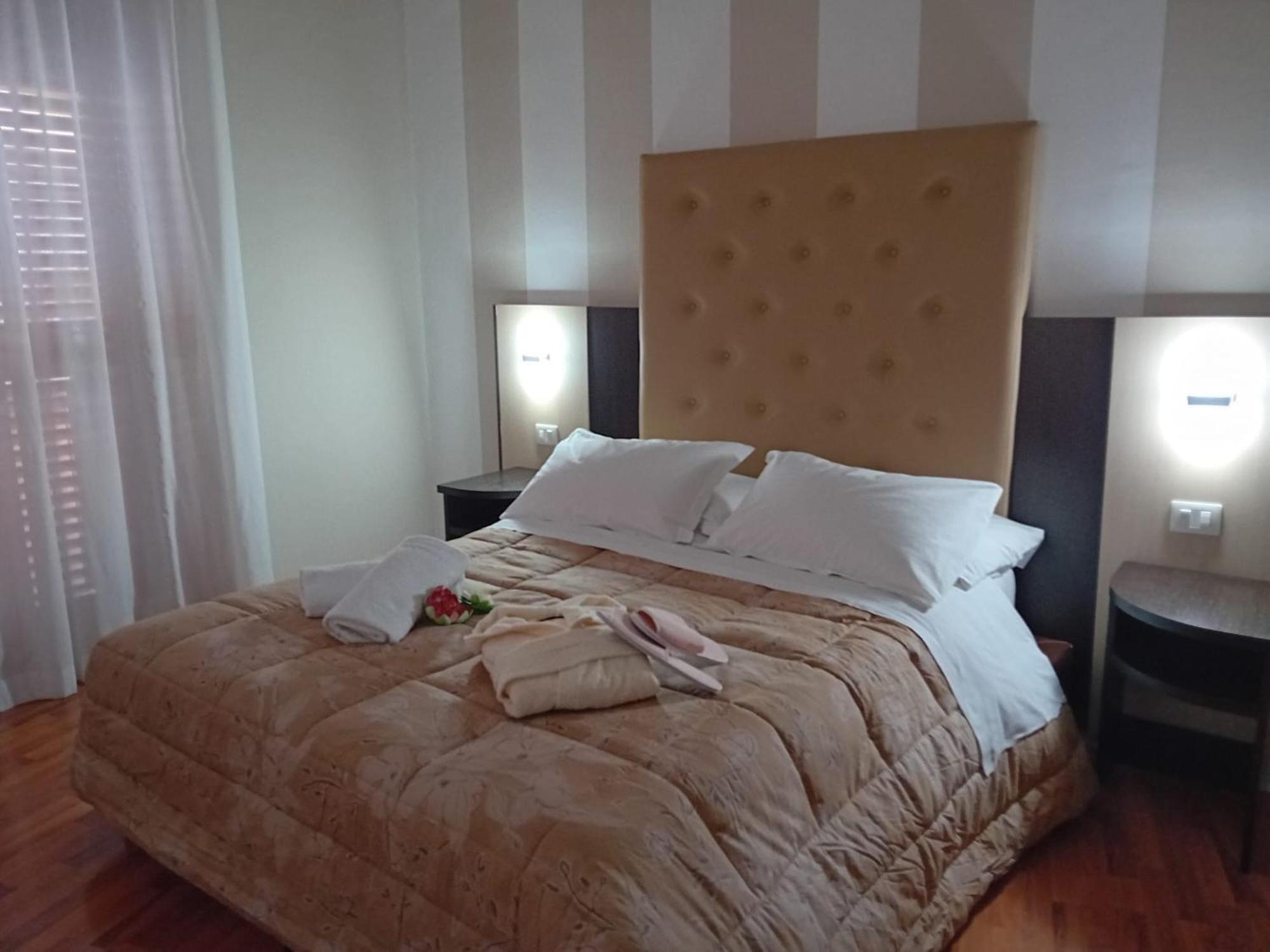 Hotel Sant'Elia Messina Buitenkant foto